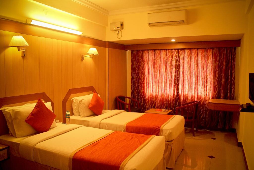Hotel Swagath Bangalore Bagian luar foto